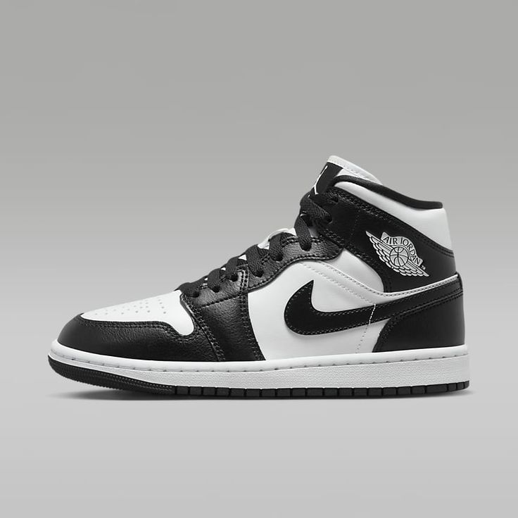 Air Jordan 1 Mid Black and White