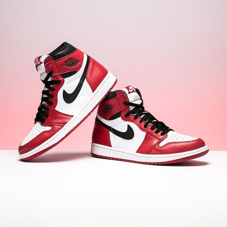 Air Jordan 1 Retro High OG "Chicago Lost And Found"