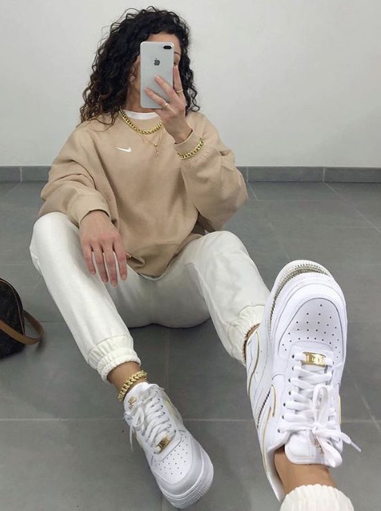 Nike Beige Crewneck Sweatshirt