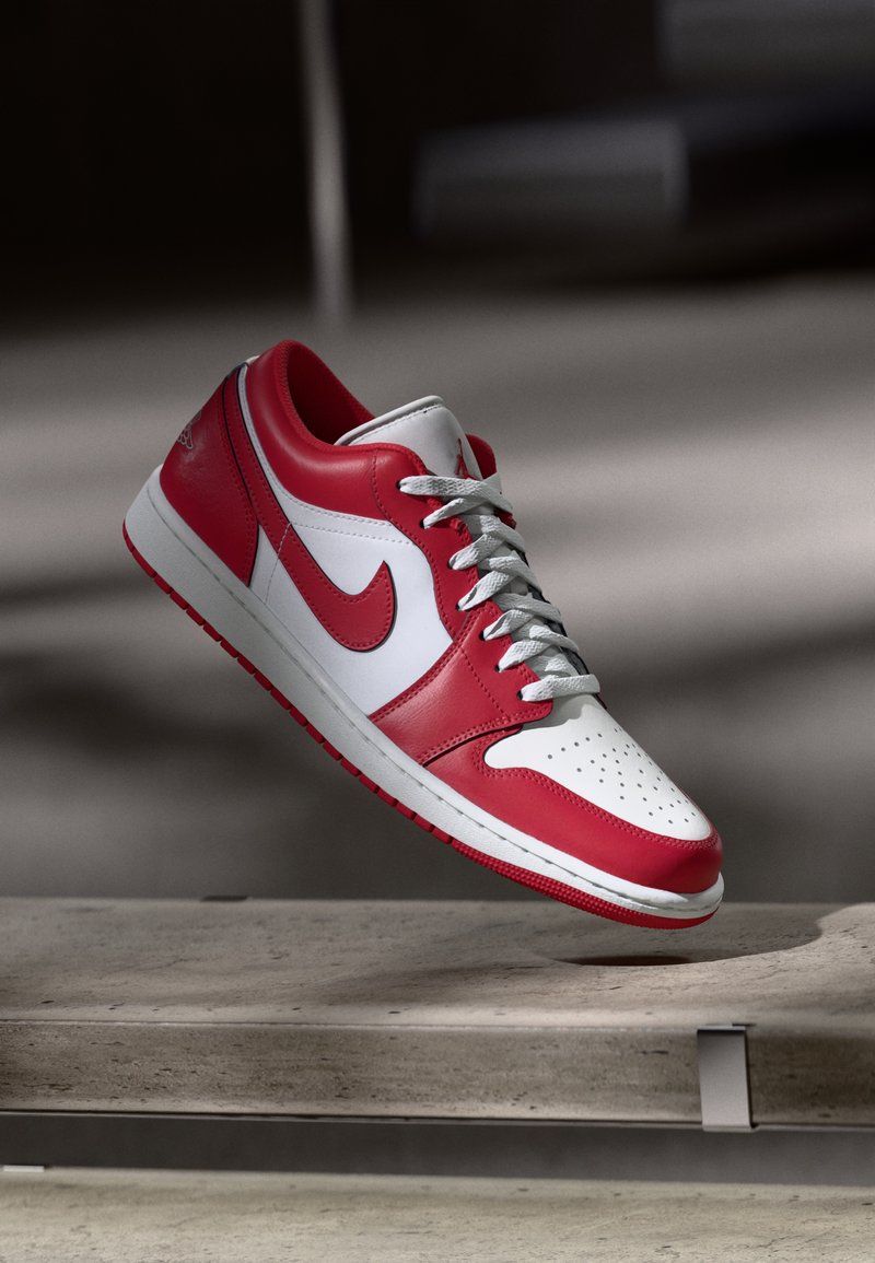 Air Jordan 1 Dunk Low - Red and White