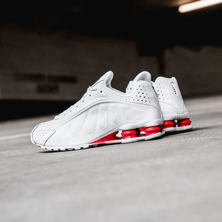 Neymar Jr. x Nike Shox R4 "Platinum Tint"